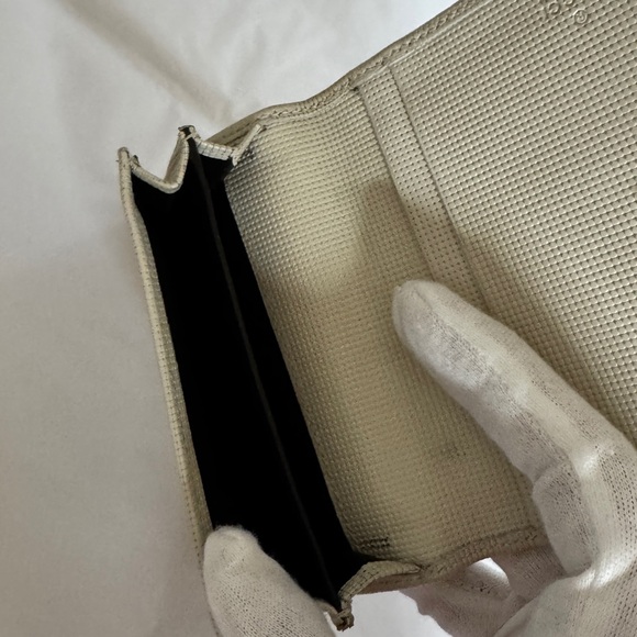 Gucci, Small Wallet, Authentic White Color ￼ - Picture 6 of 6